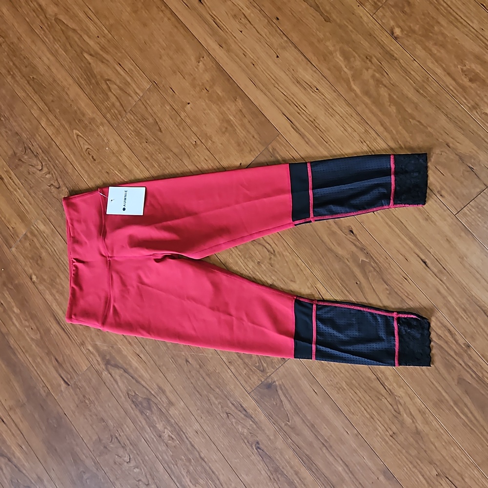 Aumnie Lumin Ankle crops size small NWT
